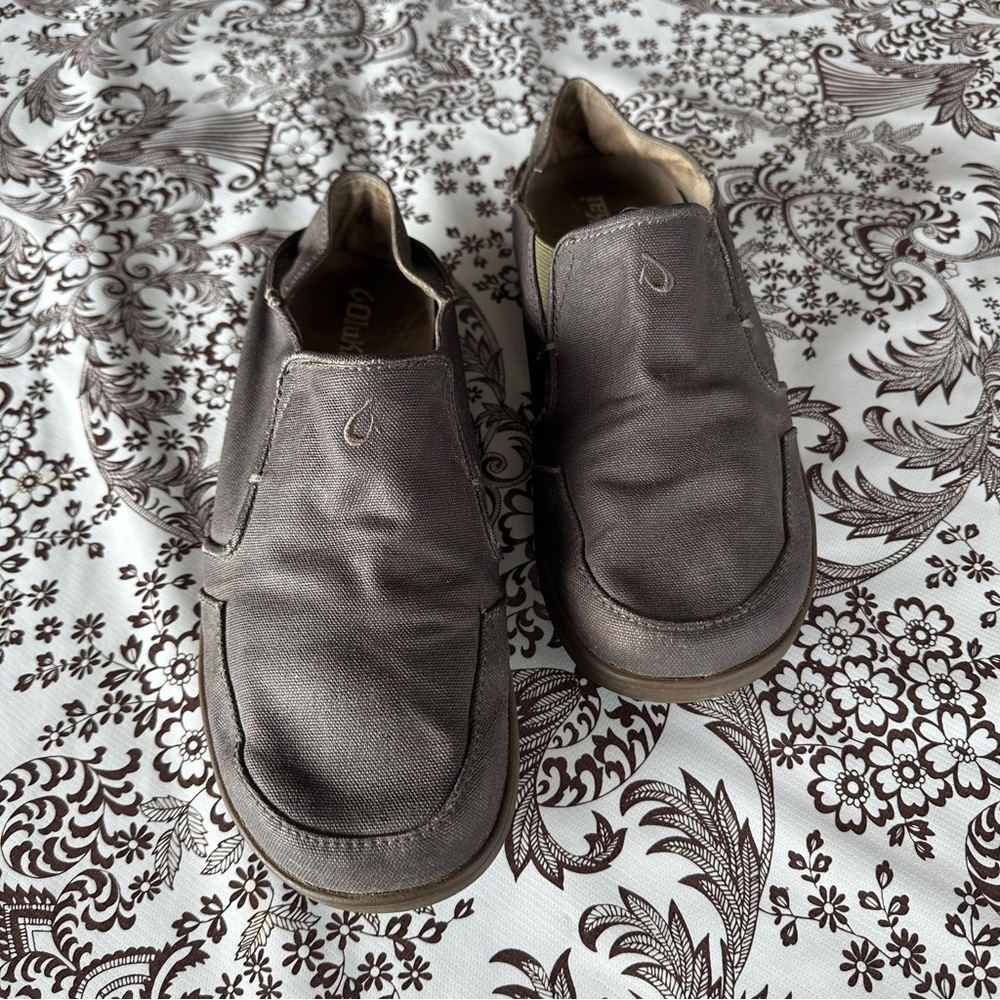 OluKai Nohea Canvas shoes - Sz 8.5 men’s